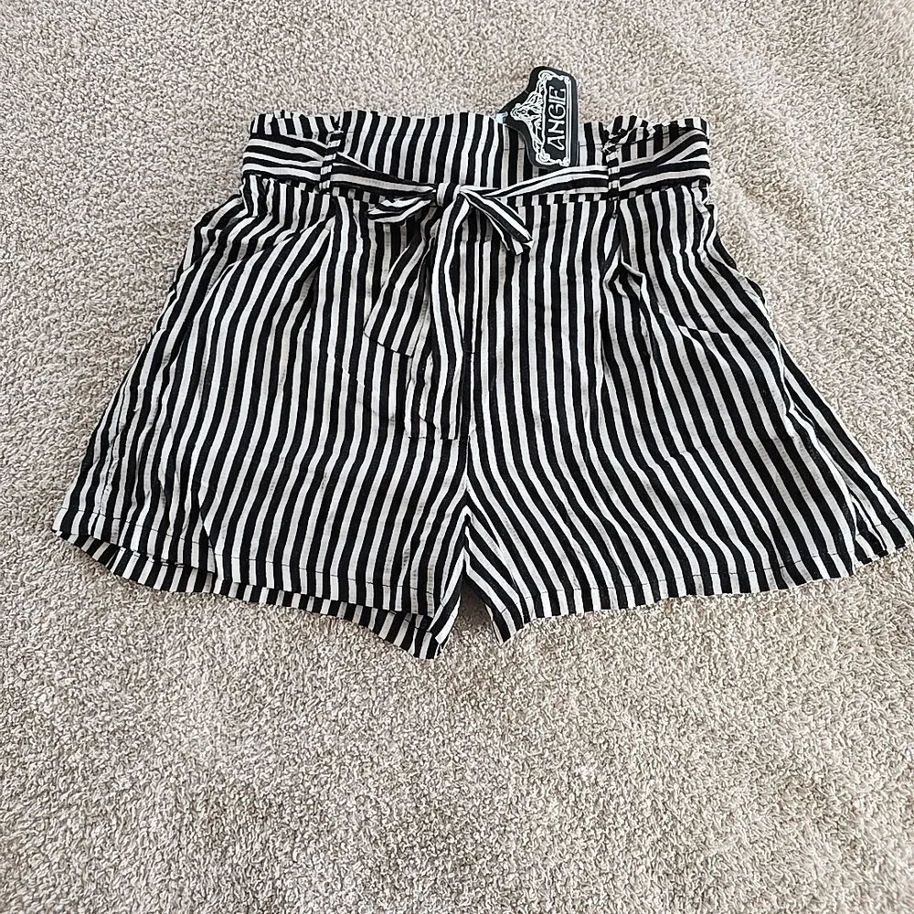 Angie Shorts Black/white Striped Tie‎ Belt Sz S NWT Lightweight Semi-sheer